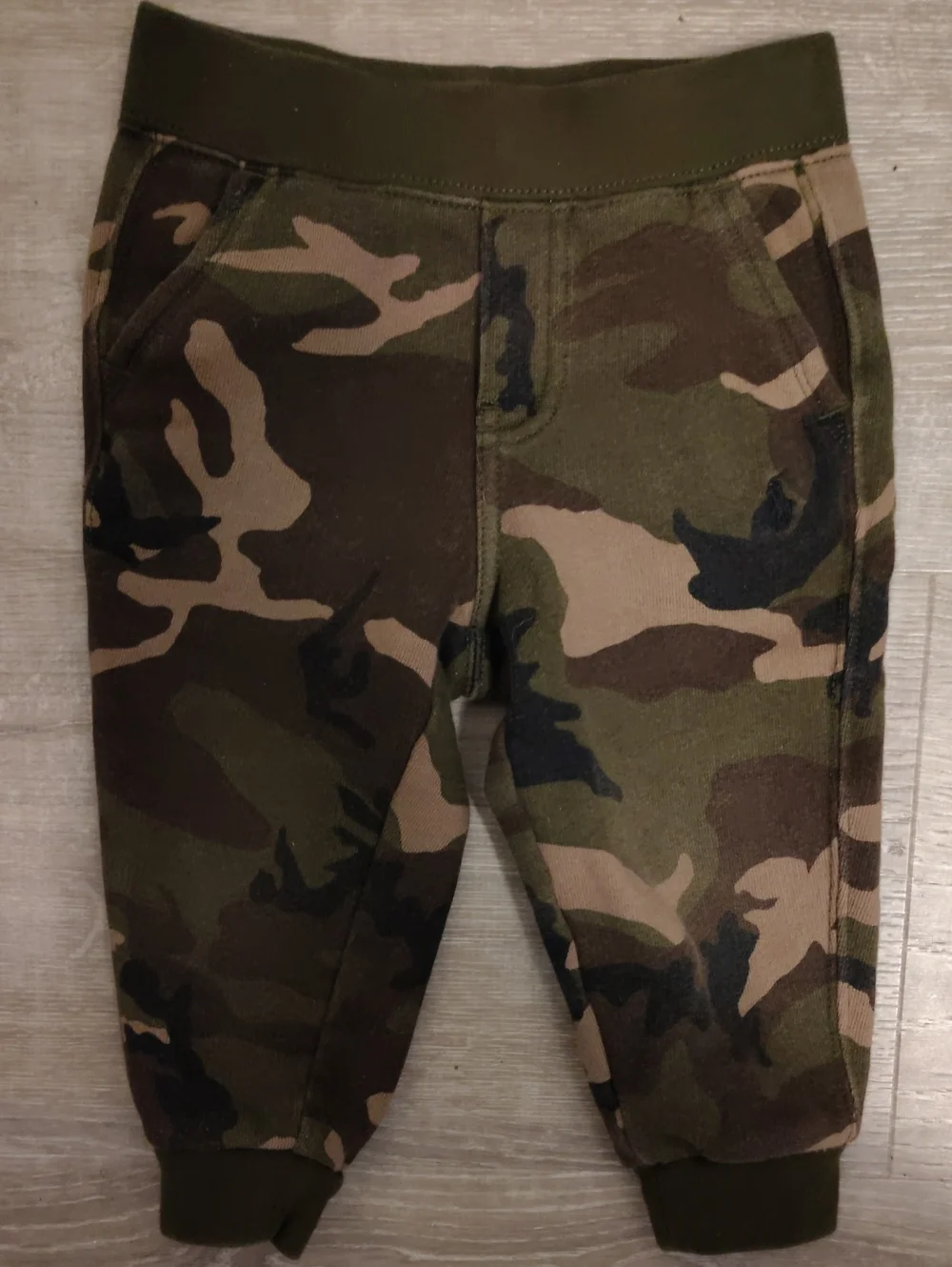 Ralph Lauren Kids Camo Sweatpants in Olive and Brown